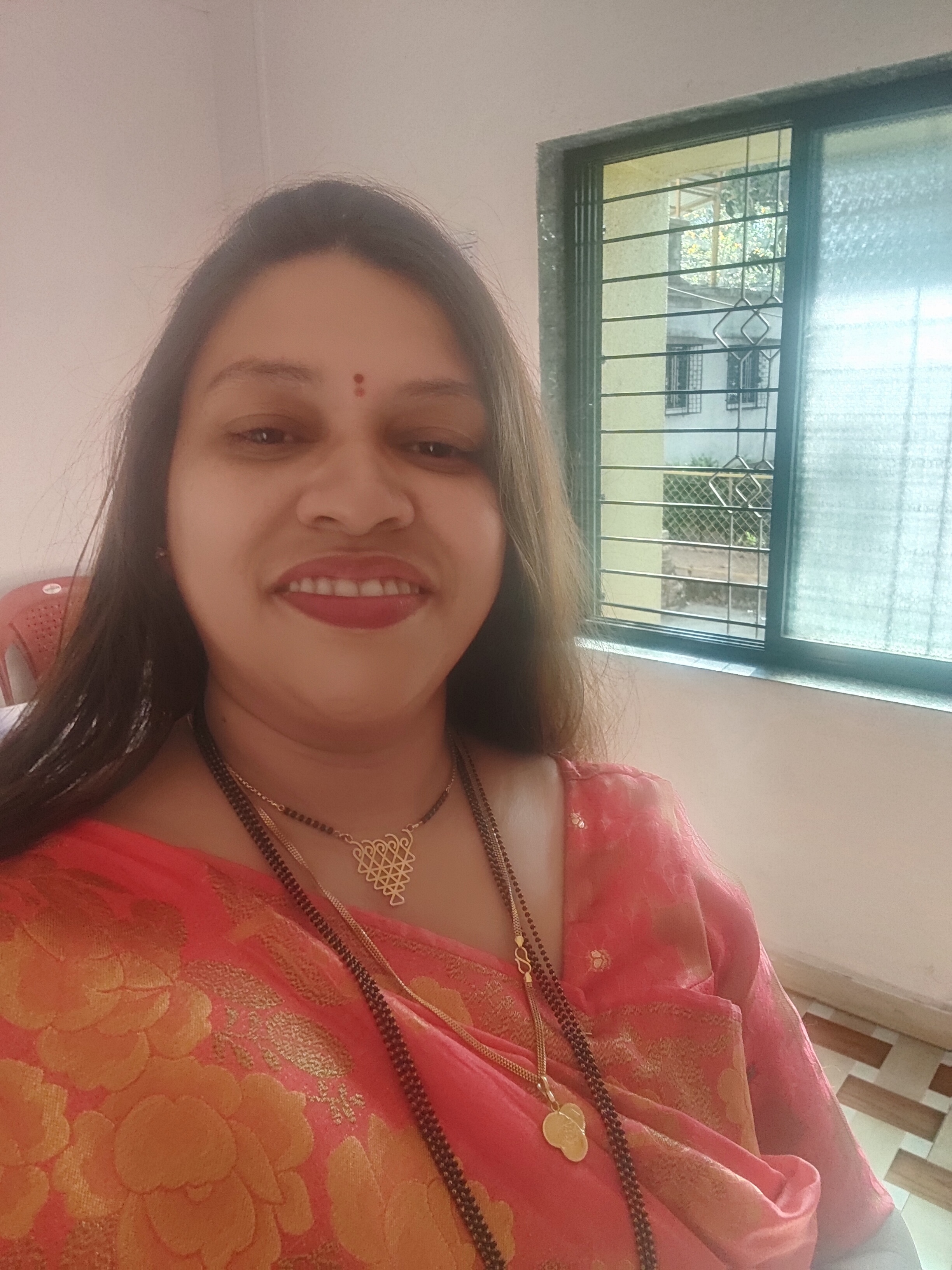 Vrushali Vikrant Pusalkar, UrDivineFriend certified tarot reader